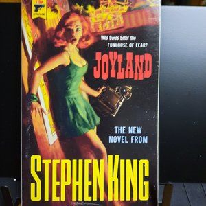 Paperback Book "Joyland" by Stephen King